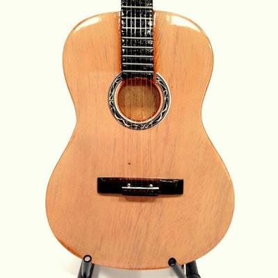 MINI CHITARRA IN LEGNO DA COLLEZIONE REPLICA PACO DE LUCIA