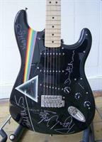 MINI CHITARRA DA COLLEZIONE IN LEGNO REPLICA PINK FLOYD